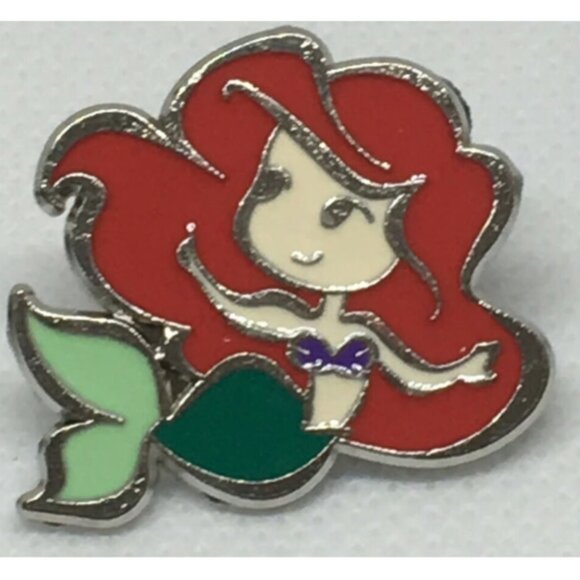 Disney Accessories - Disney Little Mermaid Ariel trading Pin